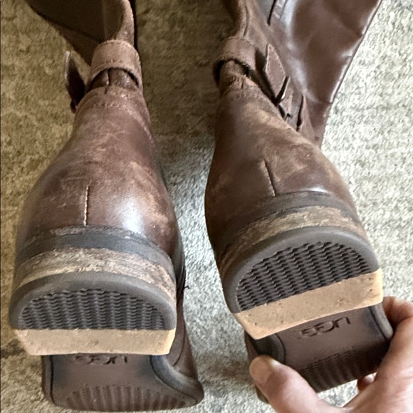Ugg women’s boots
Size 9.5
Color: brown - Picture 5 of 9